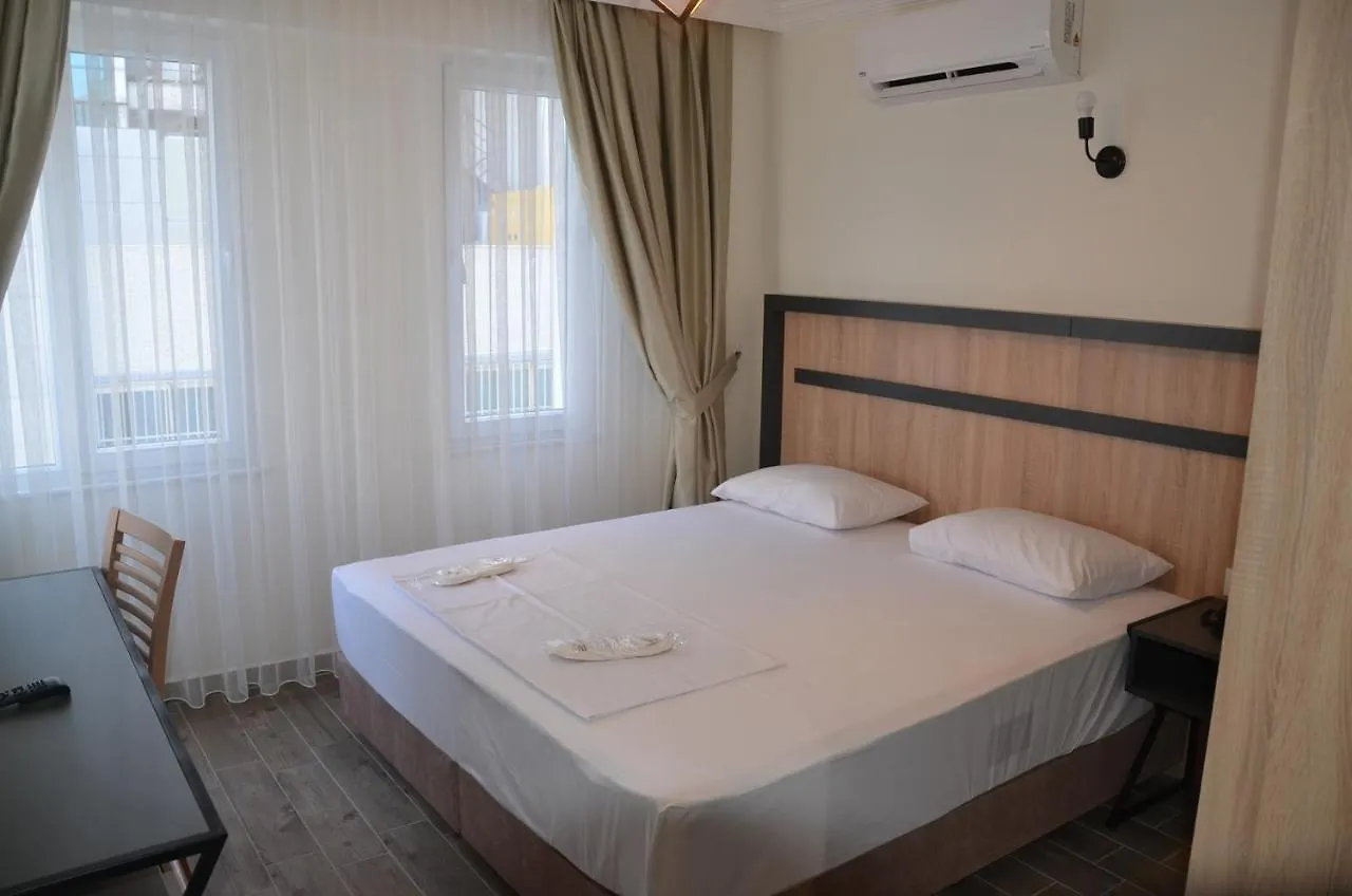 Piyes Otel Antalya Turquía